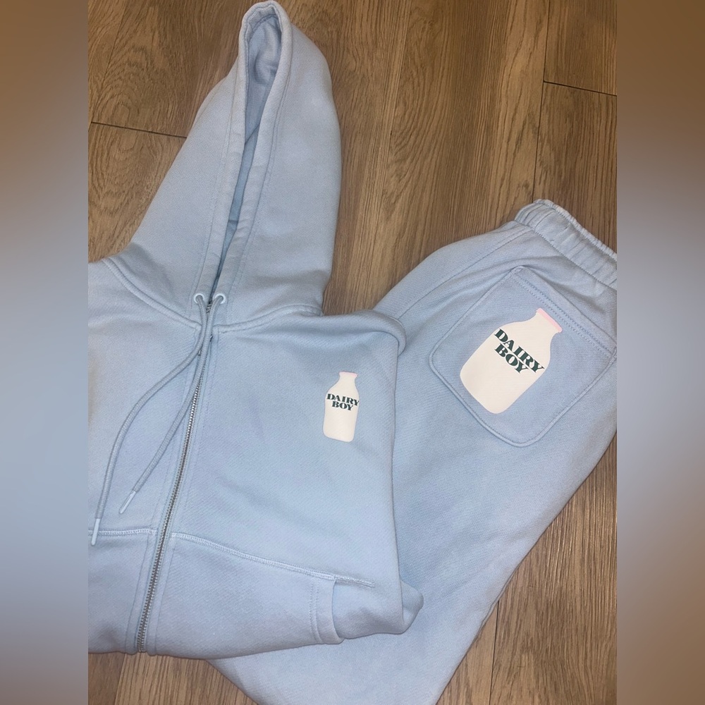 icy blue dairy boy milk bundle two piece jogger womens size xs gift set
